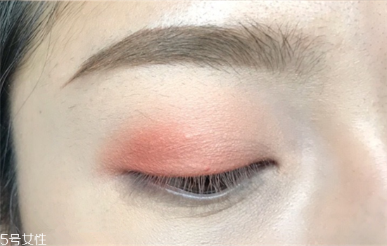 橘紅色眼影怎么畫 橘色眼妝畫法步驟圖 橘紅色眼影怎么畫 橘色眼妝畫法步驟圖