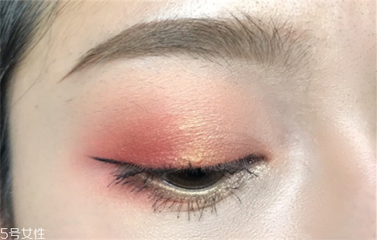 橘紅色眼影怎么畫 橘色眼妝畫法步驟圖 橘紅色眼影怎么畫 橘色眼妝畫法步驟圖