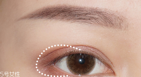 藕粉色眼影配什么口紅 藕粉色日常眼妝教程 藕粉色眼影配什么口紅 藕粉色日常眼妝教程