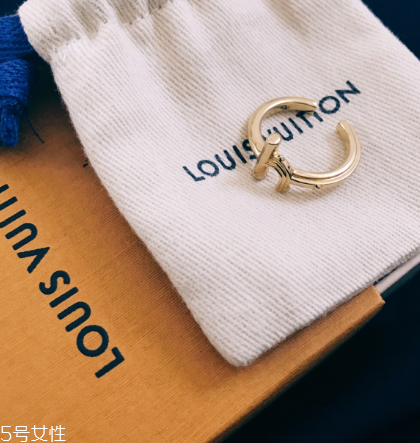 戒指為什么要纏紅線？戒指綁紅繩的意義