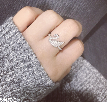 戒指為什么戴左手？戒指戴在左手的原因