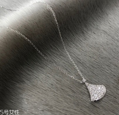 寶格麗扇子有幾個尺寸？寶格麗小扇子項鏈尺寸