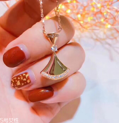 寶格麗扇子有幾個尺寸？寶格麗小扇子項鏈尺寸