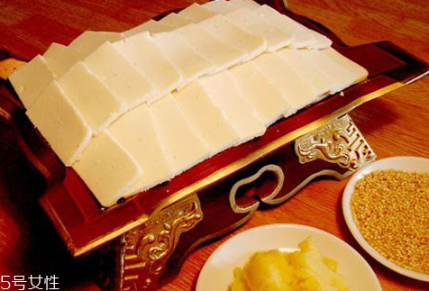 奶豆腐什么味道 奶豆腐的營養(yǎng)價值 奶豆腐什么味道 奶豆腐的營養(yǎng)價值