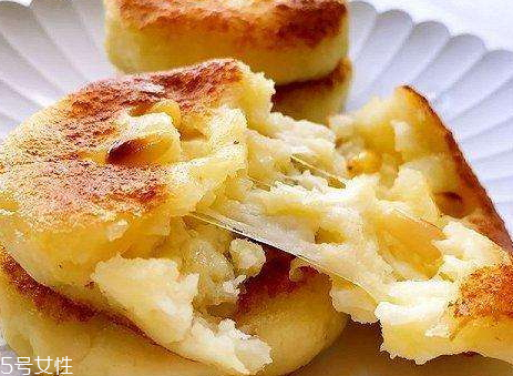 土豆餅可以用糯米粉嗎 做土豆餅用什么可以代替糯米粉 土豆餅可以用糯米粉嗎 做土豆餅用什么可以代替糯米粉