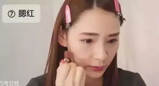 淡妝眼影顏色搭配法 2018最流行淡妝化妝步驟 淡妝眼影顏色搭配法 2018最流行淡妝化妝步驟