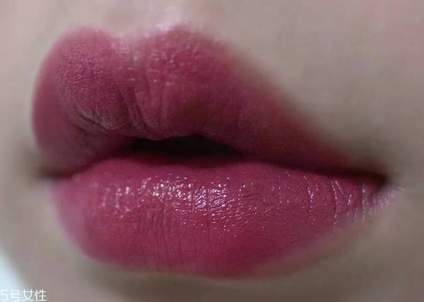 阿瑪尼紅管501和黑管501哪個(gè)好看 阿瑪尼唇釉怎么選購 阿瑪尼紅管501和黑管501哪個(gè)好看 阿瑪尼唇釉怎么選購