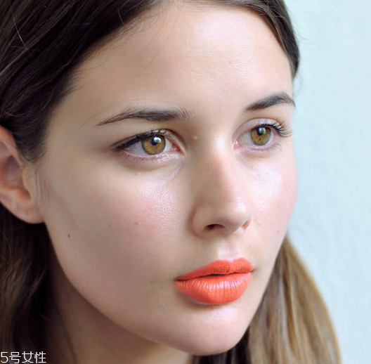 藕粉色眼影配什么口紅 藕粉色日常眼妝教程 藕粉色眼影配什么口紅 藕粉色日常眼妝教程