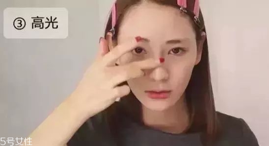 淡妝眼影顏色搭配法 2018最流行淡妝化妝步驟 淡妝眼影顏色搭配法 2018最流行淡妝化妝步驟