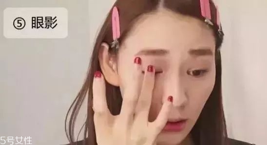 淡妝眼影顏色搭配法 2018最流行淡妝化妝步驟 淡妝眼影顏色搭配法 2018最流行淡妝化妝步驟