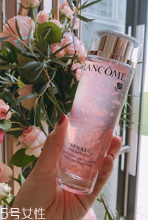 玫瑰精露怎么用最有效 玫瑰精露10種保養(yǎng)大法 玫瑰精露怎么用最有效 玫瑰精露10種保養(yǎng)大法