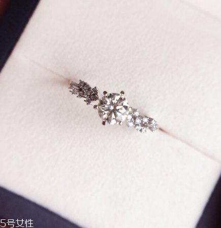 戒指上的小鉆掉了怎么辦？戒指上的鉆掉了怎么處理