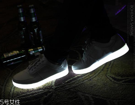 simulation發(fā)光鞋在哪買？simulation發(fā)光鞋正品購買方式