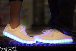 simulation發(fā)光鞋在哪買？simulation發(fā)光鞋正品購買方式