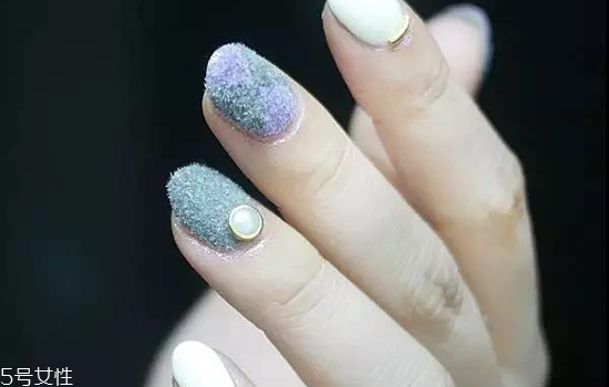 絲絨美甲怎么做教程 絲絨美甲能沾水嗎 絲絨美甲怎么做教程 絲絨美甲能沾水嗎