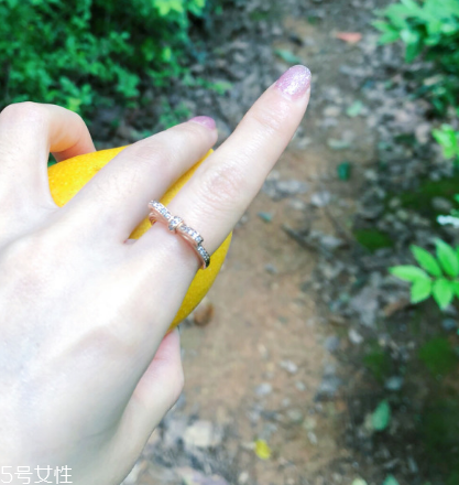 戒指掉進(jìn)下水道怎么辦？戒指掉下水道了怎么撿