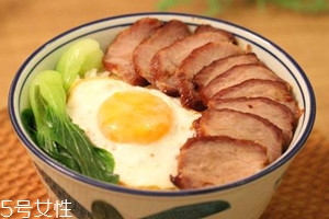 黯然銷魂飯多少錢一碗 黯然銷魂飯的營養(yǎng)價(jià)值 黯然銷魂飯多少錢一碗 黯然銷魂飯的營養(yǎng)價(jià)值