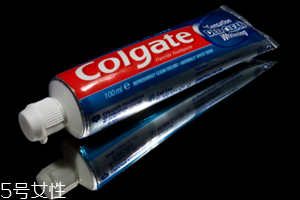 牙膏底部顏色條代表什么 牙膏什么牌子好用 牙膏底部顏色條代表什么 牙膏什么牌子好用