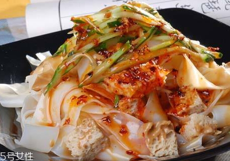 涼皮為什么老開裂還斷 涼皮斷裂怎么辦 涼皮為什么老開裂還斷 涼皮斷裂怎么辦