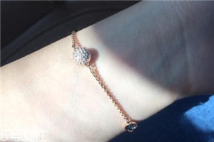 手鏈可以戴著洗澡嗎？手鏈能不能戴著洗澡