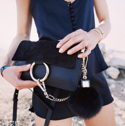 手鏈突然斷了預(yù)示什么？手鏈斷了的預(yù)兆