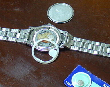 fossil手表怎么換電池？fossil手表換電池的方法