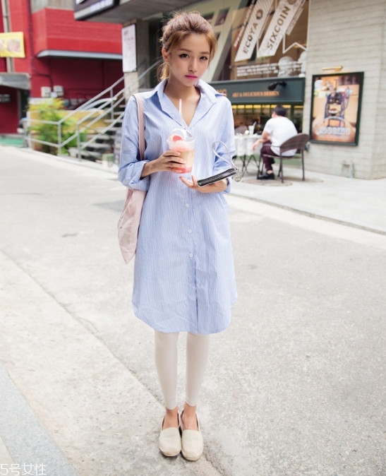 女生天藍色襯衫怎么搭配好看 女生天藍色襯衫怎么搭配好看