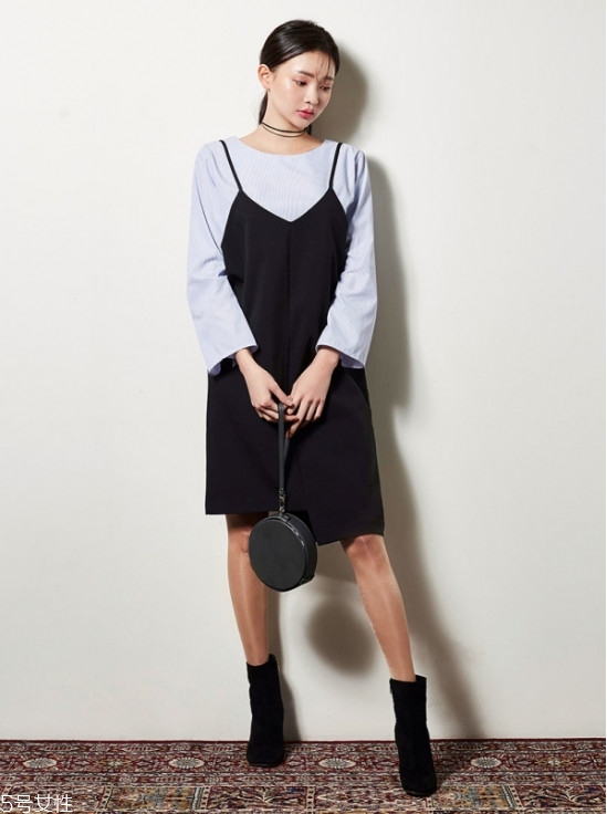 女生天藍色襯衫怎么搭配好看 女生天藍色襯衫怎么搭配好看