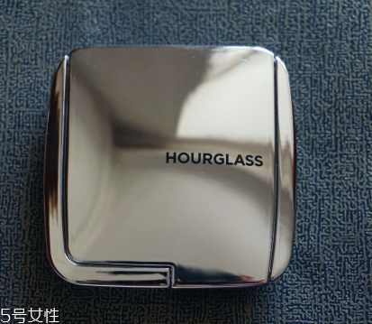 hourglass高光粉餅怎么樣 hourglass高光粉餅 hourglass高光粉餅怎么樣 hourglass高光粉餅