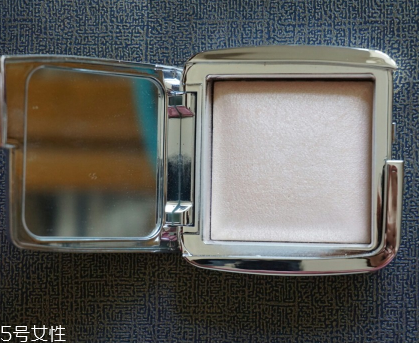 hourglass高光粉餅怎么樣 hourglass高光粉餅 hourglass高光粉餅怎么樣 hourglass高光粉餅