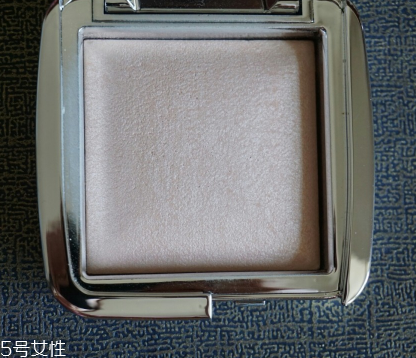 hourglass高光粉餅怎么樣 hourglass高光粉餅 hourglass高光粉餅怎么樣 hourglass高光粉餅