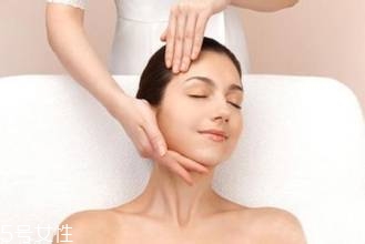 脖子上長(zhǎng)痘痘怎么辦 脖子上長(zhǎng)痘痘是什么原因