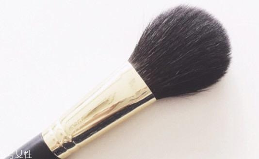 粉底刷什么形狀最好用 夏日粉底刷選購指南 粉底刷什么形狀最好用 夏日粉底刷選購指南