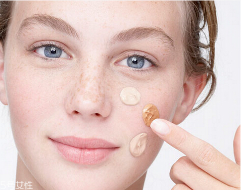 長痘痘可以涂v7素顏霜嗎 有痘痘了怎么恢復(fù) 長痘痘可以涂v7素顏霜嗎 有痘痘了怎么恢復(fù)