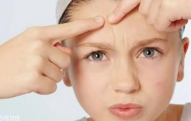 長痘痘可以涂v7素顏霜嗎 有痘痘了怎么恢復(fù) 長痘痘可以涂v7素顏霜嗎 有痘痘了怎么恢復(fù)