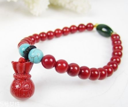 手鏈上刻什么字好？手鏈刻字刻什么