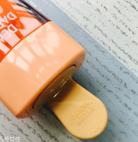 伊蒂之屋冰淇淋唇釉怎么樣 伊蒂之屋冰淇淋唇釉試色 伊蒂之屋冰淇淋唇釉怎么樣 伊蒂之屋冰淇淋唇釉試色