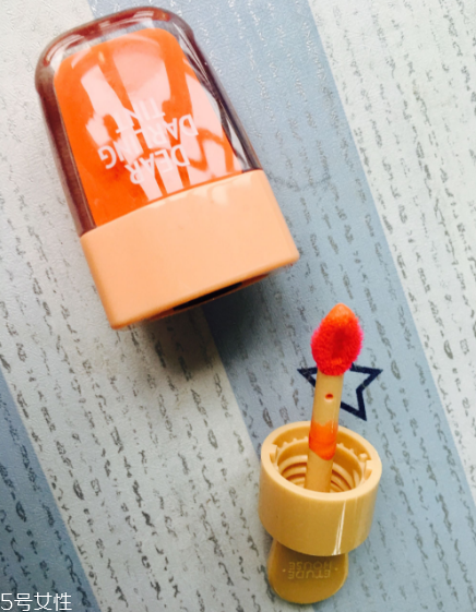 伊蒂之屋冰淇淋唇釉怎么樣 伊蒂之屋冰淇淋唇釉試色 伊蒂之屋冰淇淋唇釉怎么樣 伊蒂之屋冰淇淋唇釉試色