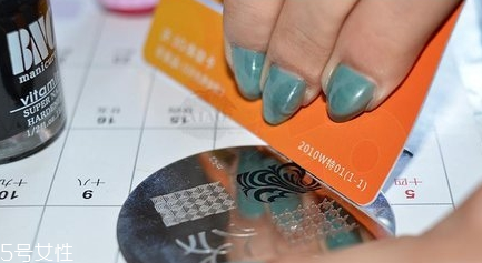 指甲油印花章怎么使用 指甲油印花章詳細(xì)操作方法 指甲油印花章怎么使用 指甲油印花章詳細(xì)操作方法