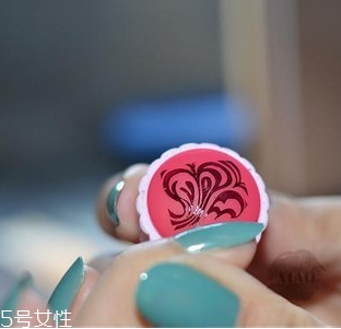指甲油印花章怎么使用 指甲油印花章詳細(xì)操作方法 指甲油印花章怎么使用 指甲油印花章詳細(xì)操作方法