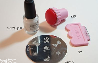 指甲油印花章怎么使用 指甲油印花章詳細(xì)操作方法 指甲油印花章怎么使用 指甲油印花章詳細(xì)操作方法