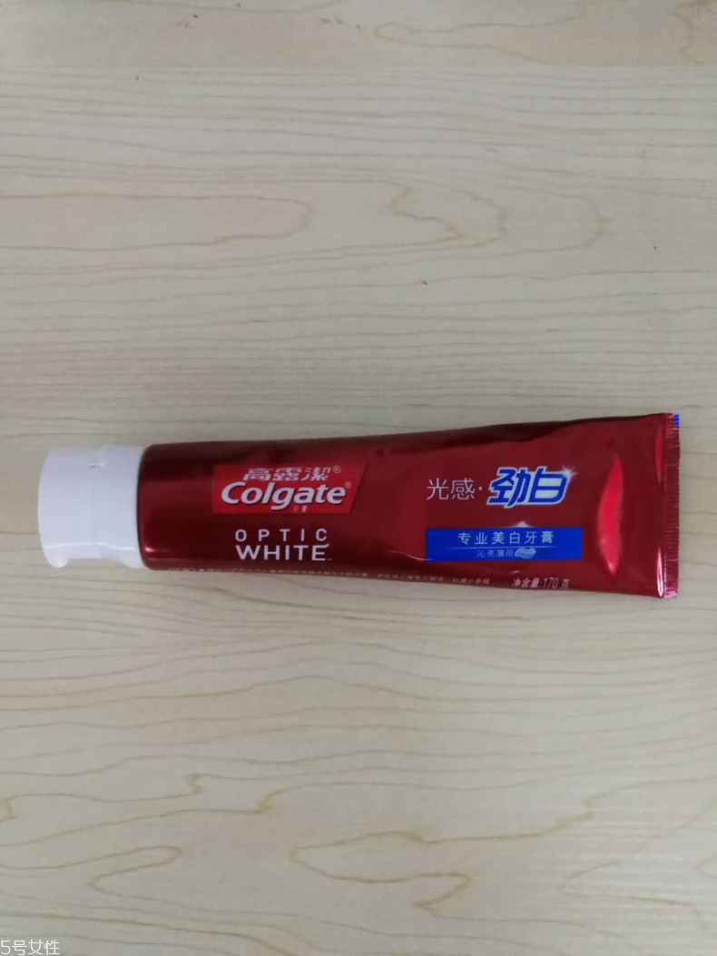 美白牙膏佳潔士和中華哪個(gè)好 美白牙膏佳潔士vs中華 美白牙膏佳潔士和中華哪個(gè)好 美白牙膏佳潔士vs中華