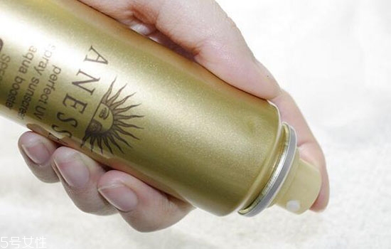 安耐曬和娜麗絲哪個(gè)好 安耐曬防曬和娜麗絲防曬區(qū)別對比