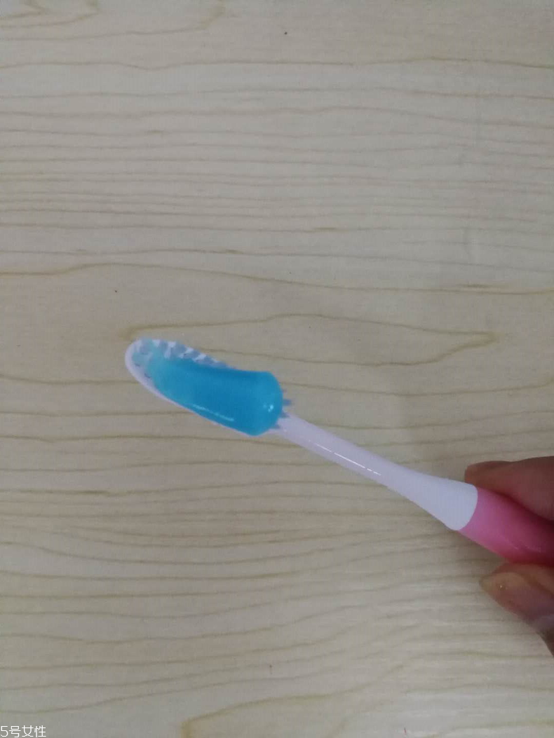 美白牙膏佳潔士和中華哪個(gè)好 美白牙膏佳潔士vs中華 美白牙膏佳潔士和中華哪個(gè)好 美白牙膏佳潔士vs中華