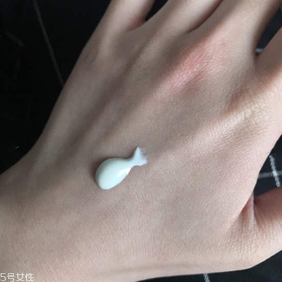 安耐曬和娜麗絲哪個(gè)好 安耐曬防曬和娜麗絲防曬區(qū)別對比