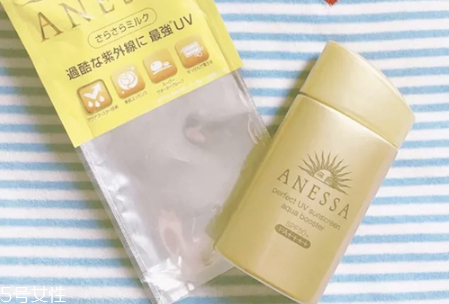 安耐曬金瓶日常用好嗎 安耐曬金瓶怎樣不悶痘 安耐曬金瓶日常用好嗎 安耐曬金瓶怎樣不悶痘