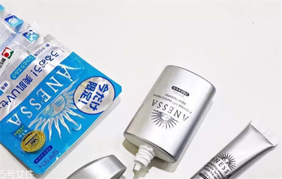 安耐曬和娜麗絲哪個(gè)好 安耐曬防曬和娜麗絲防曬區(qū)別對比