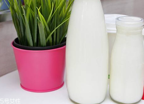 巴氏鮮奶多大寶寶能喝 寶寶喝巴氏鮮奶好嗎 巴氏鮮奶多大寶寶能喝 寶寶喝巴氏鮮奶好嗎