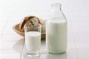 巴氏鮮奶多大寶寶能喝 寶寶喝巴氏鮮奶好嗎 巴氏鮮奶多大寶寶能喝 寶寶喝巴氏鮮奶好嗎