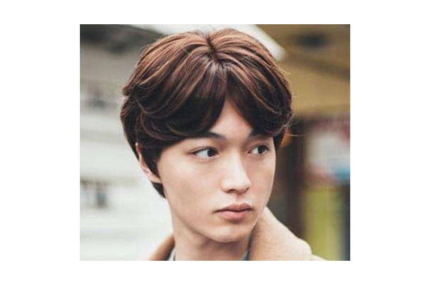 男生夏天該剪什么發(fā)型才帥 男生夏季發(fā)型推薦 男生夏天該剪什么發(fā)型才帥 男生夏季發(fā)型推薦